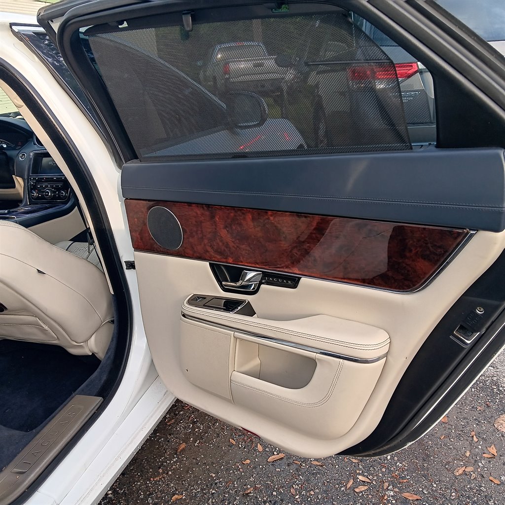 2011 Jaguar XJL photo
