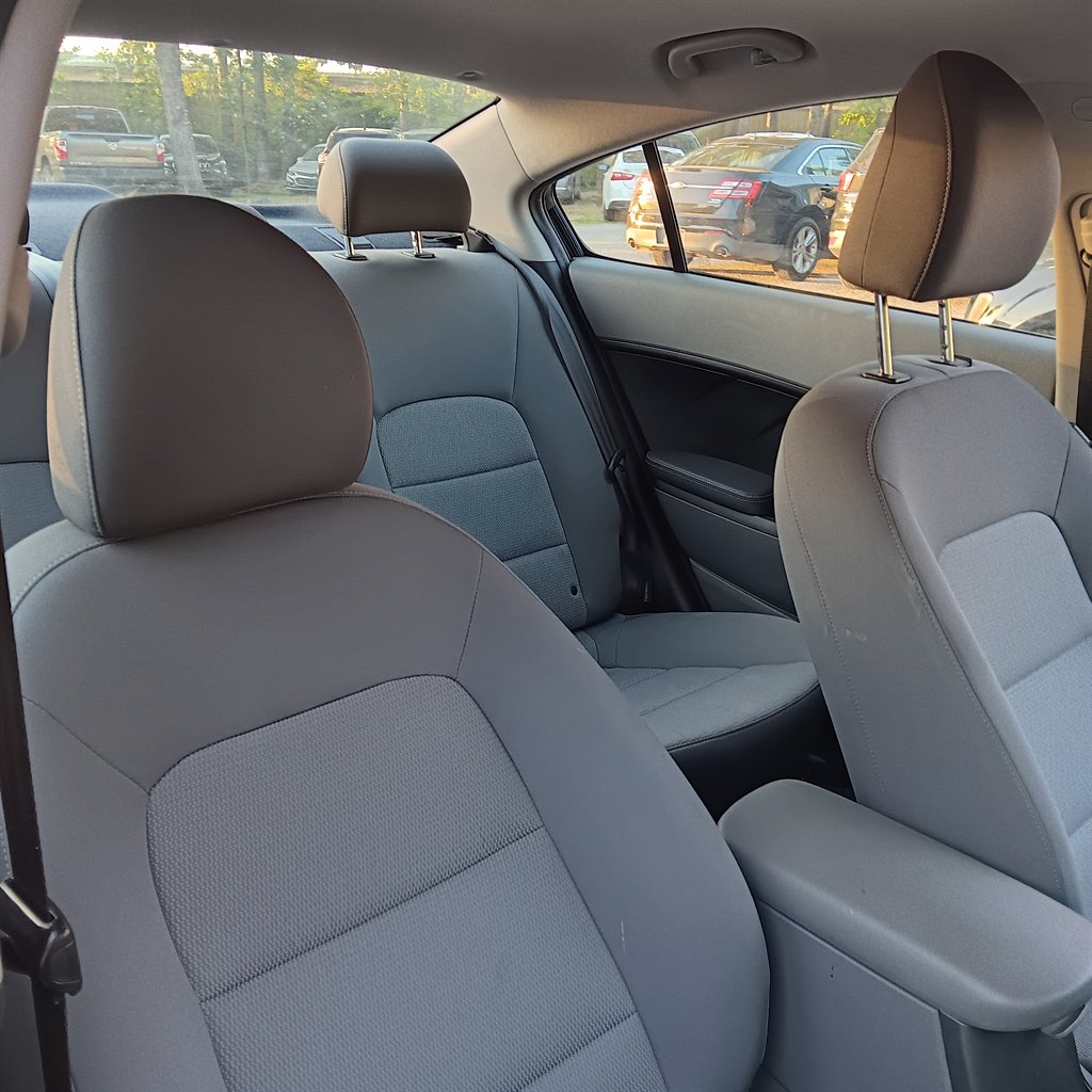 2018 Kia Forte - $9,900