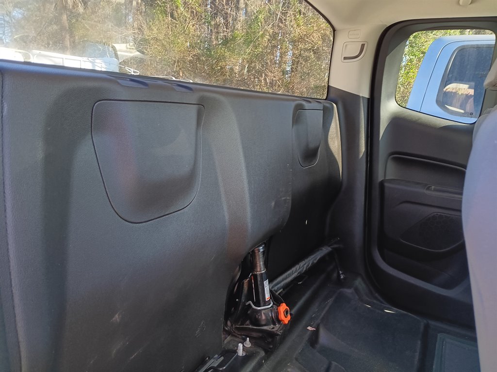 2019 Chevrolet Colorado - $17,900