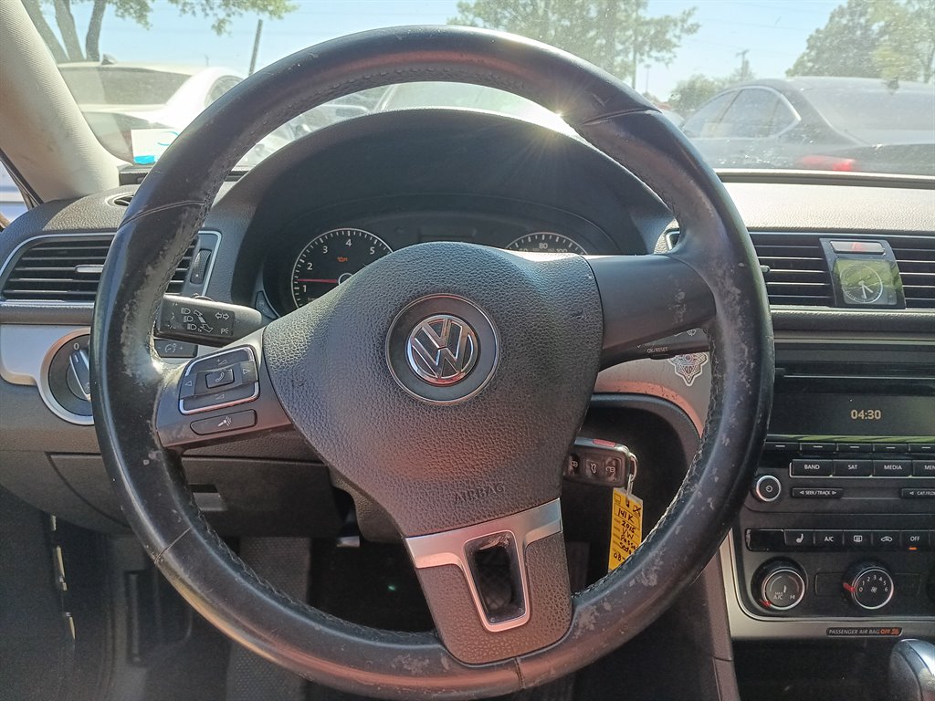 2015 Volkswagen Passat Limited Edition photo