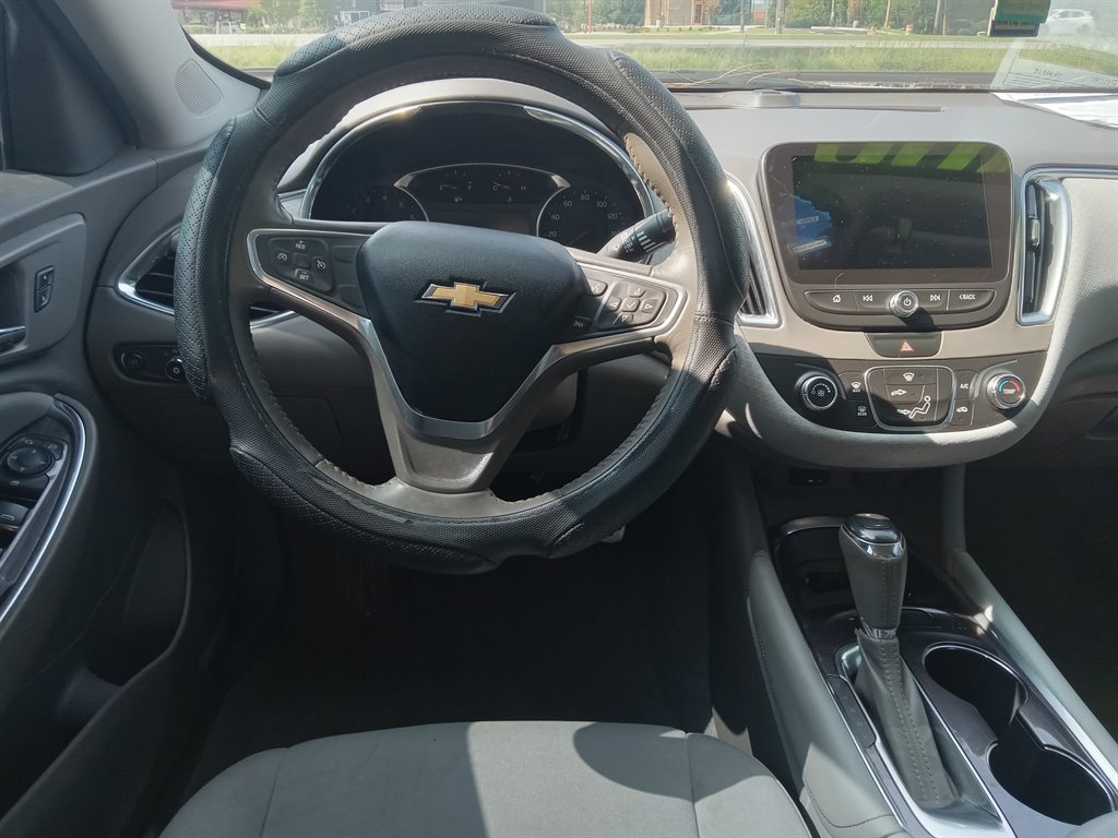 2016 Chevrolet Malibu LT photo