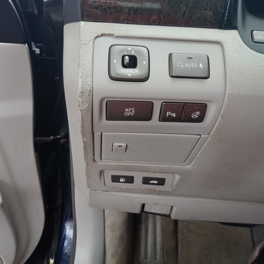 2007 Lexus LS - $8,900