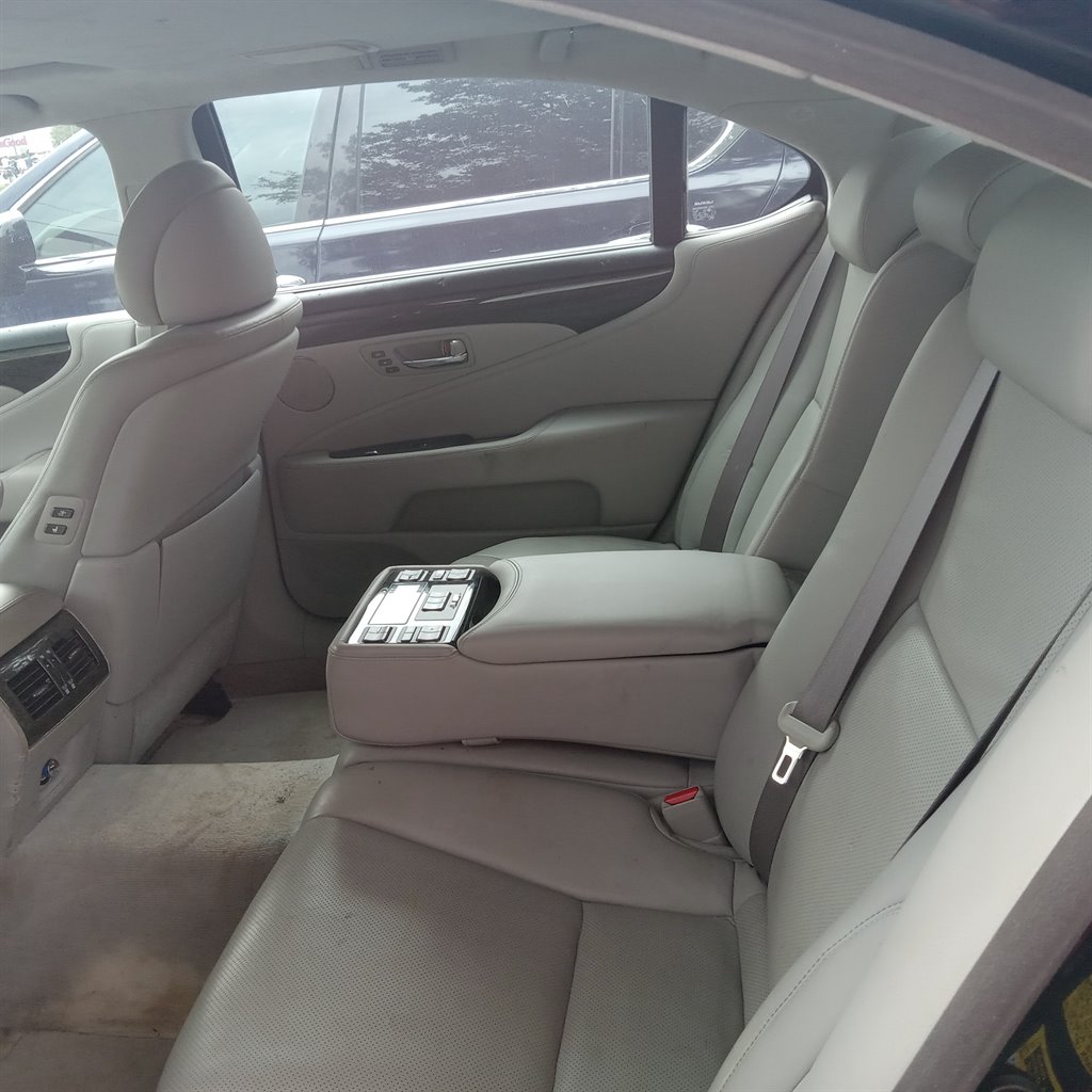 2007 Lexus LS 460 L photo