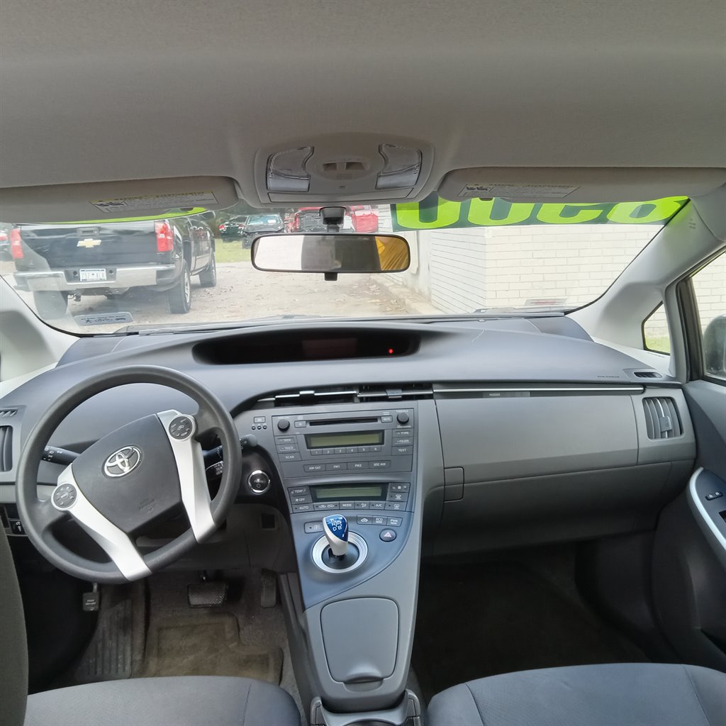 2010 Toyota Prius - $7,900