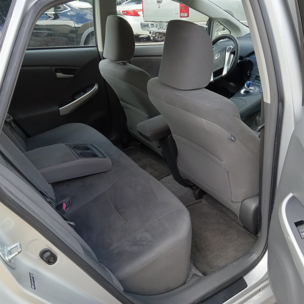 2010 Toyota Prius - $7,900
