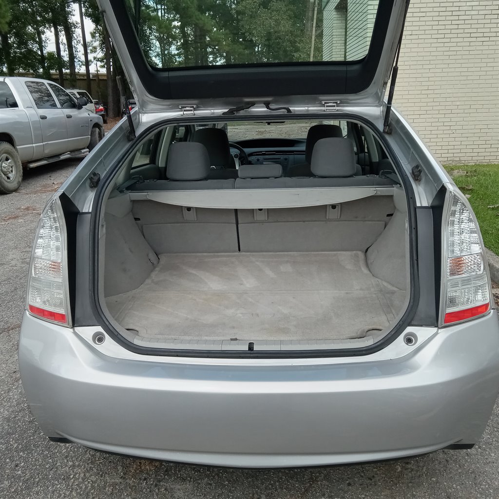 2010 Toyota Prius - $7,900