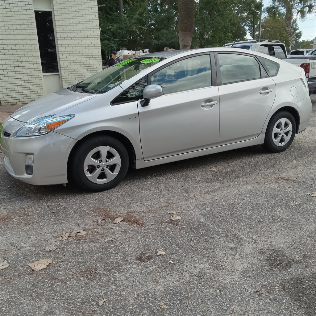 2010 Toyota Prius - $7,900