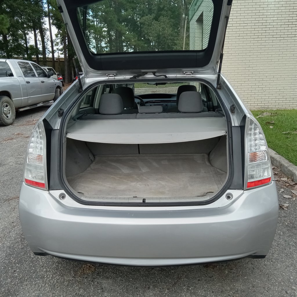 2010 Toyota Prius - $7,900