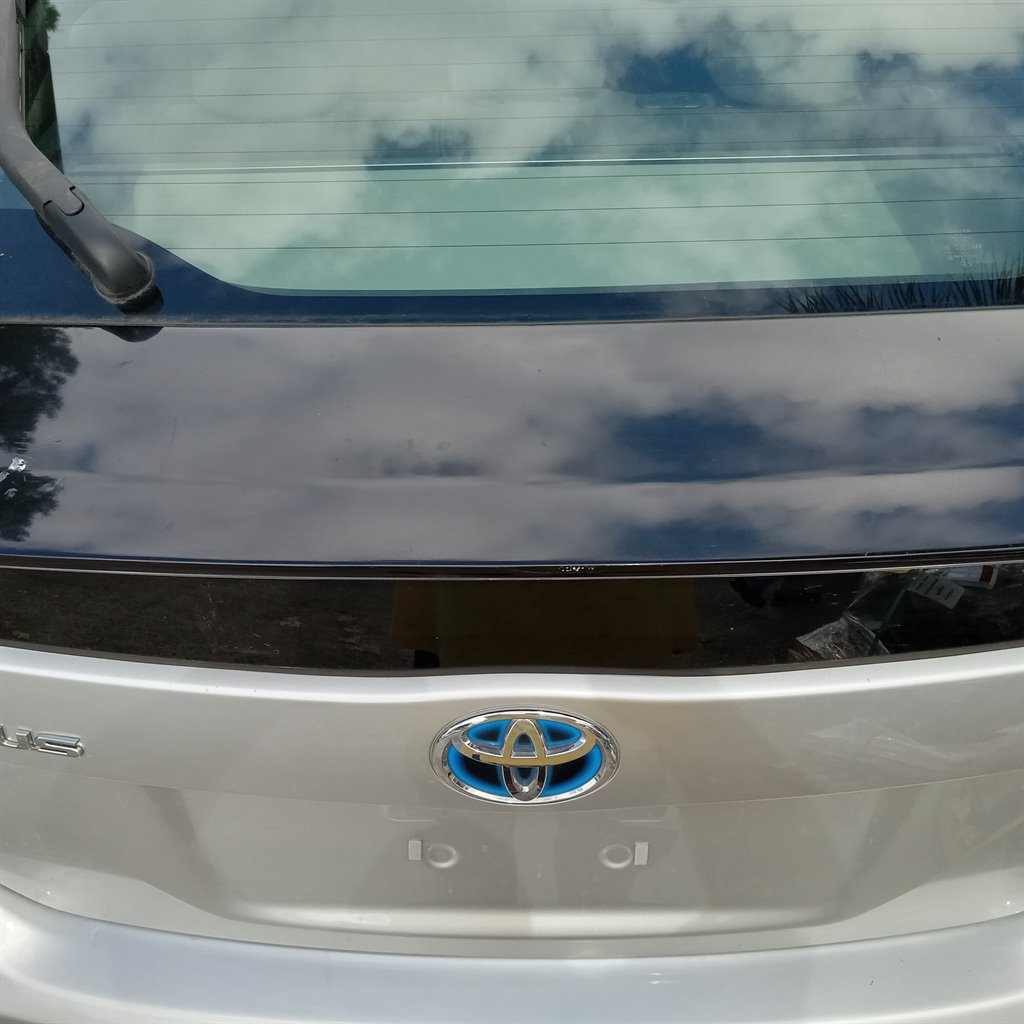 2010 Toyota Prius - $7,900