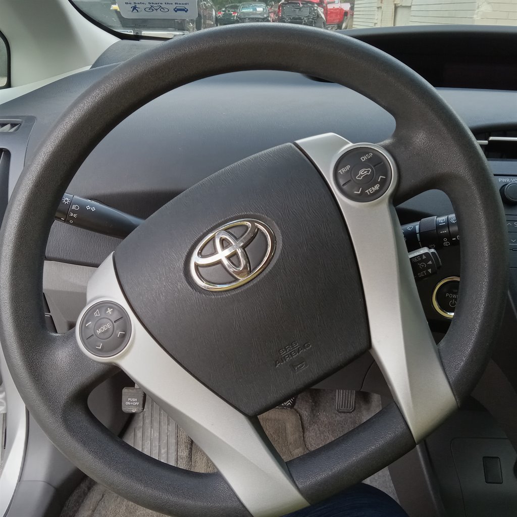 2010 Toyota Prius - $7,900
