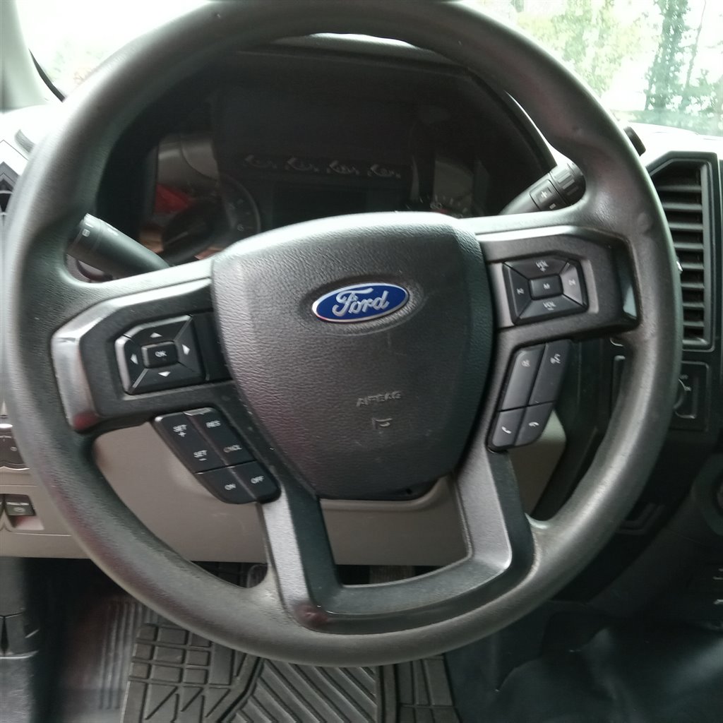 2018 Ford F150 Lariat photo