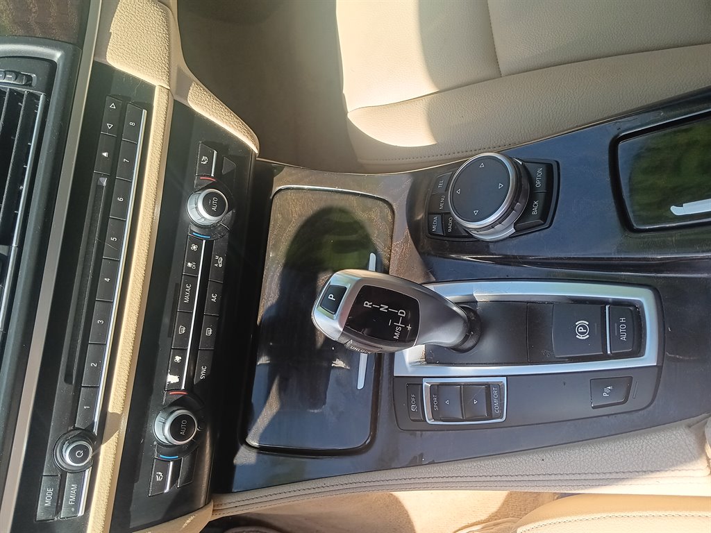 2015 BMW 528i - $8,990