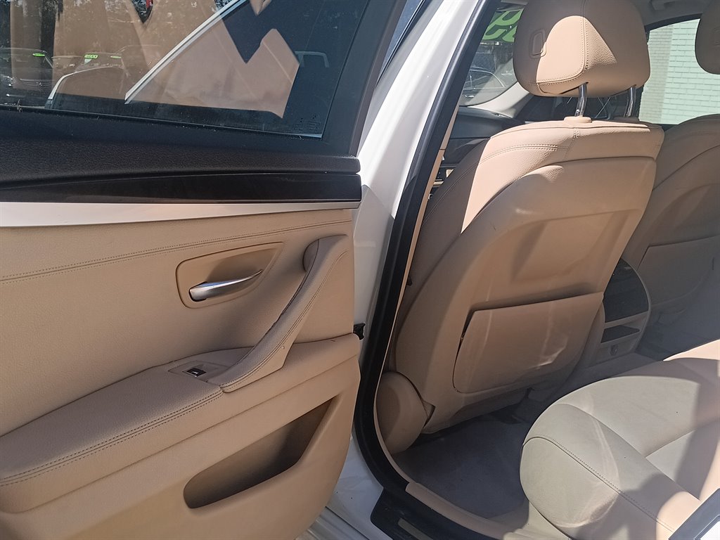 2015 BMW 528i - $8,990
