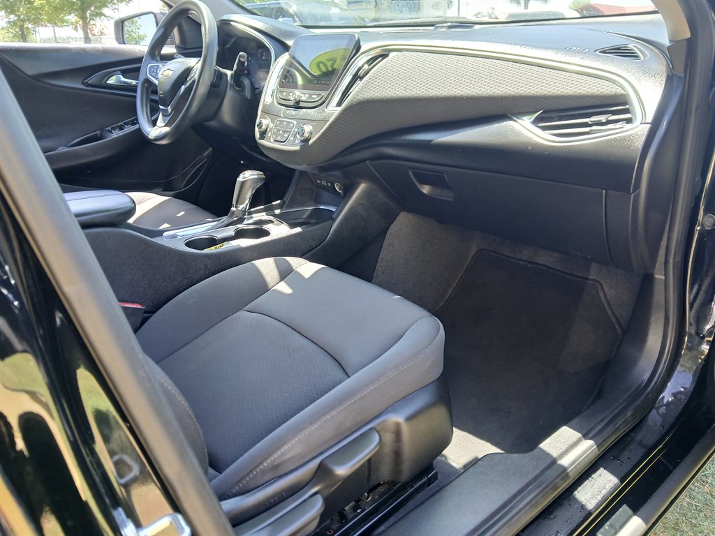 2020 Chevrolet Malibu LT photo