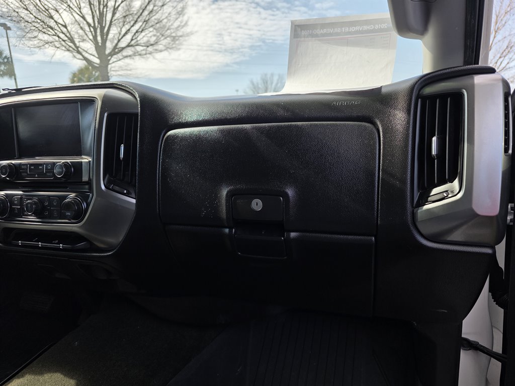 2016 Chevrolet Silverado 1500 - $18,900