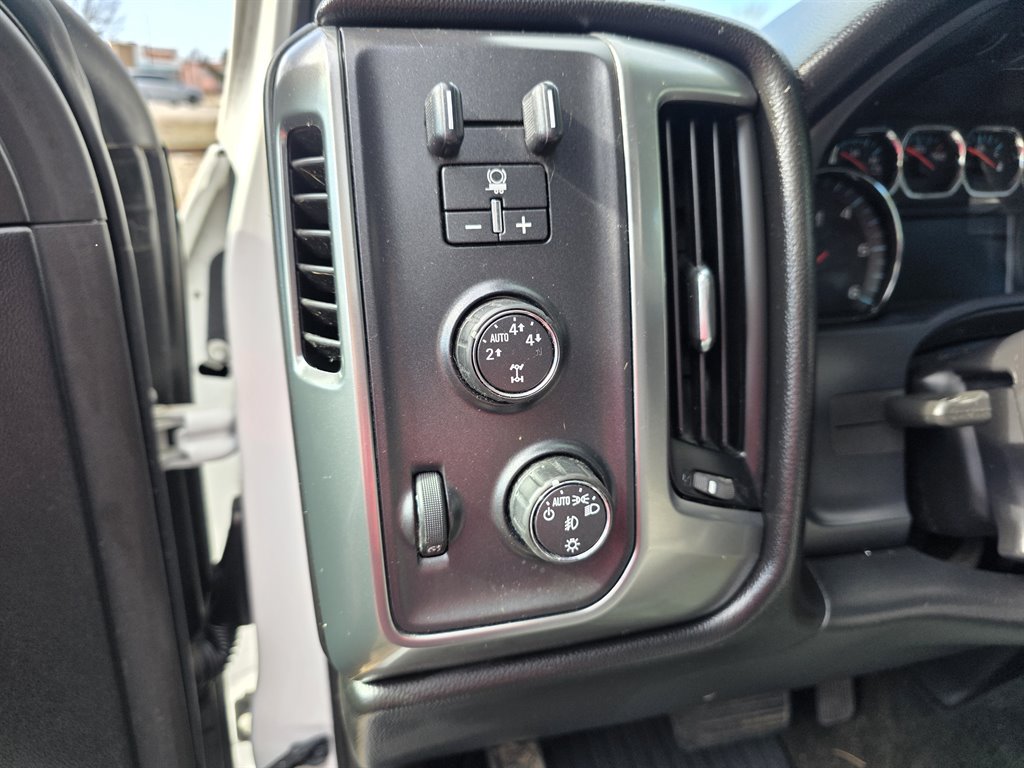 2016 Chevrolet Silverado 1500 - $18,900