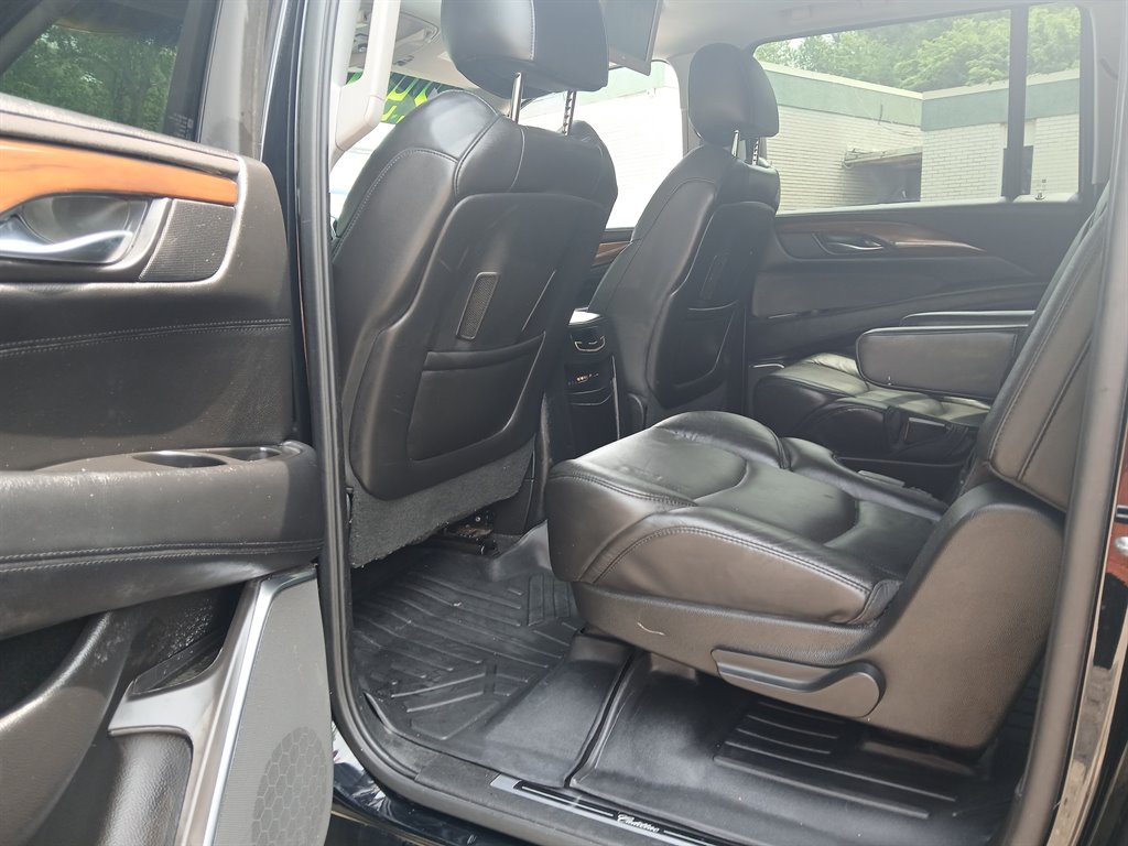 2016 Cadillac Escalade ESV Luxury photo