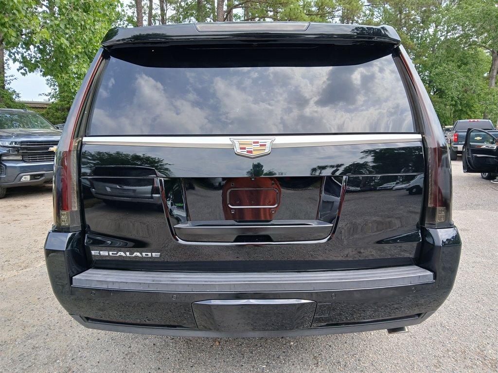 2016 Cadillac Escalade ESV Luxury photo