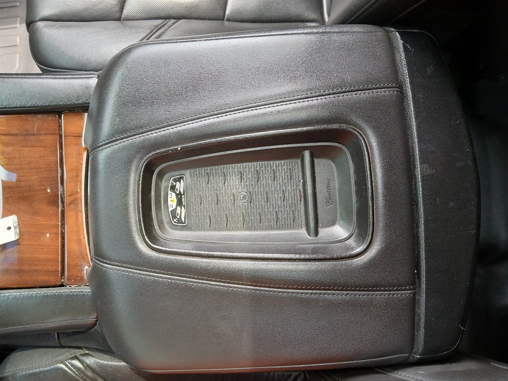 2016 Cadillac Escalade ESV Luxury photo