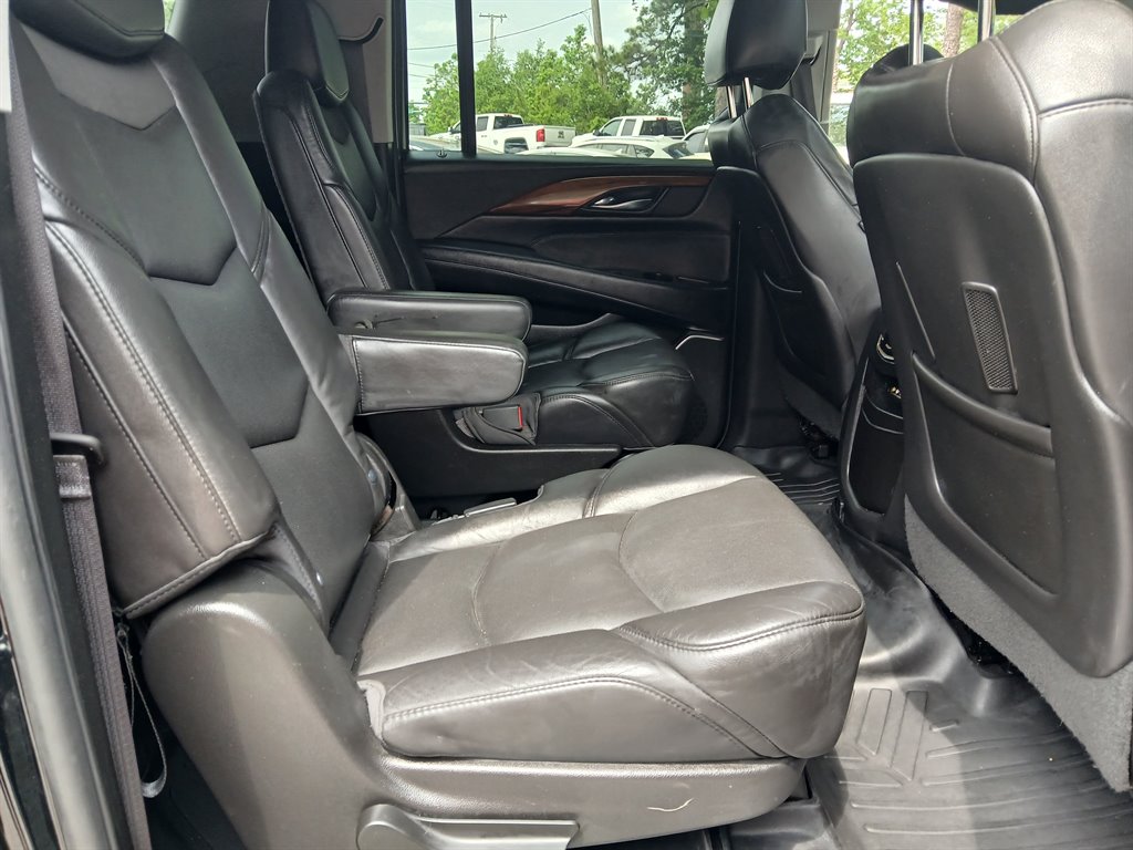 2016 Cadillac Escalade ESV Luxury photo