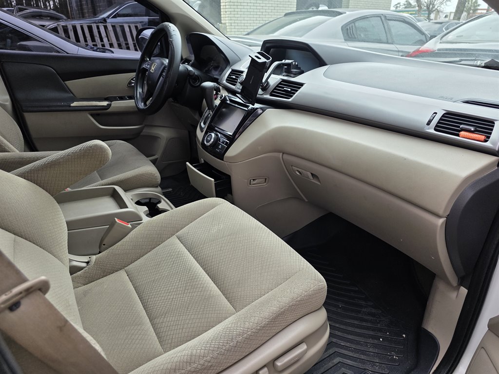2015 Honda Odyssey - $7,900