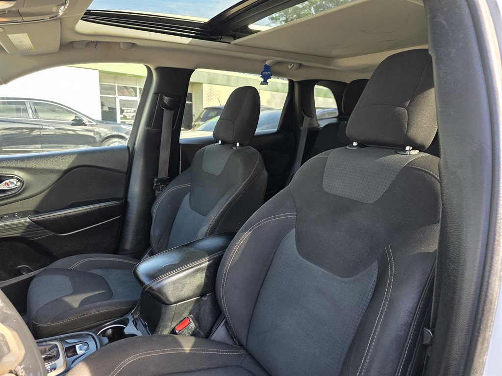 2016 Jeep Cherokee - $5,900