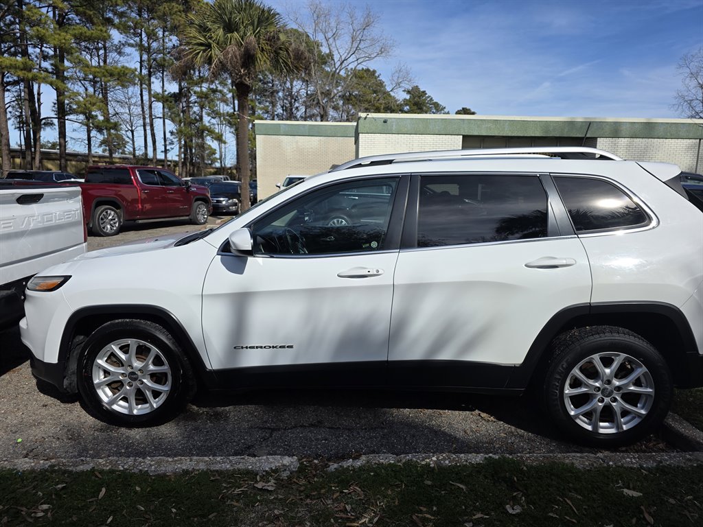2016 Jeep Cherokee - $5,900