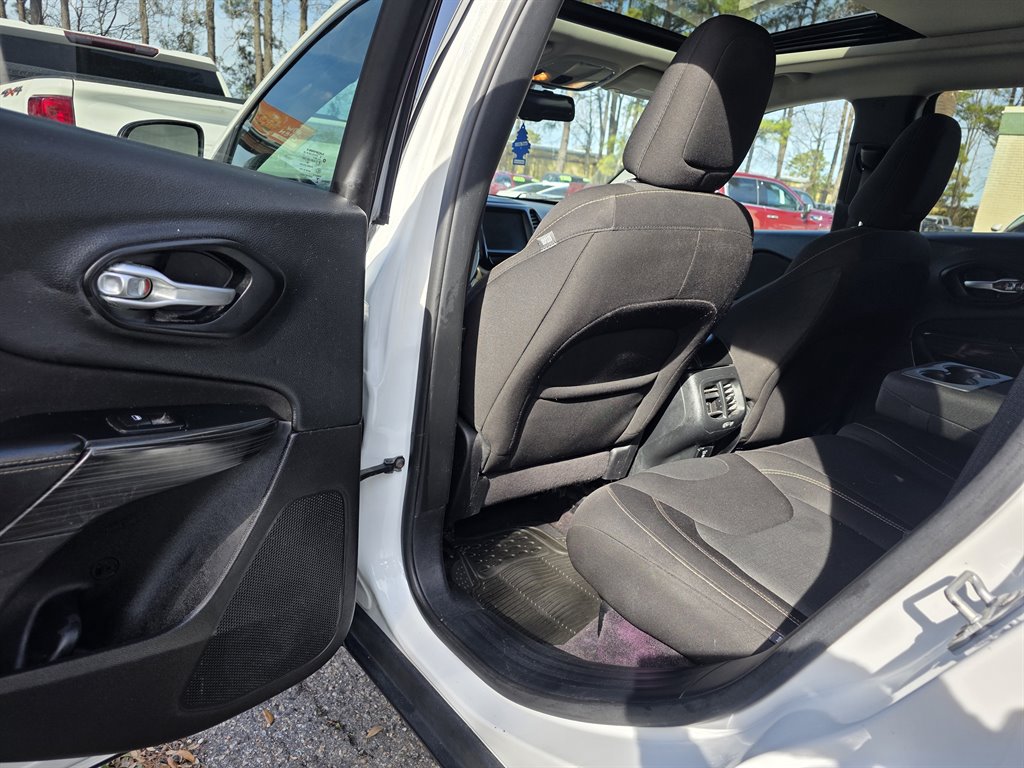 2016 Jeep Cherokee - $5,900