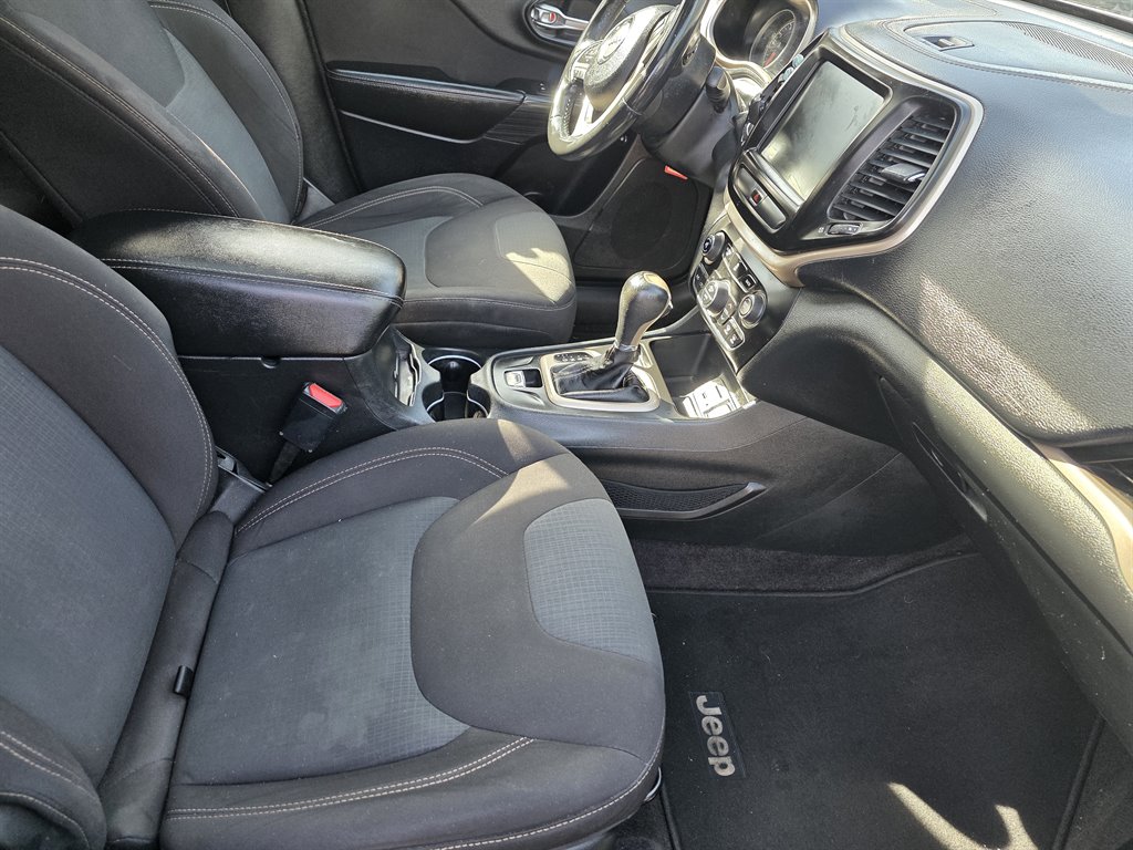 2016 Jeep Cherokee - $5,900