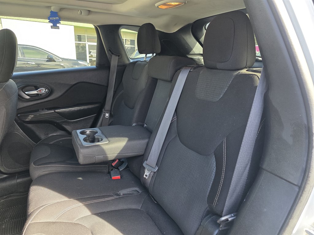 2016 Jeep Cherokee - $5,900