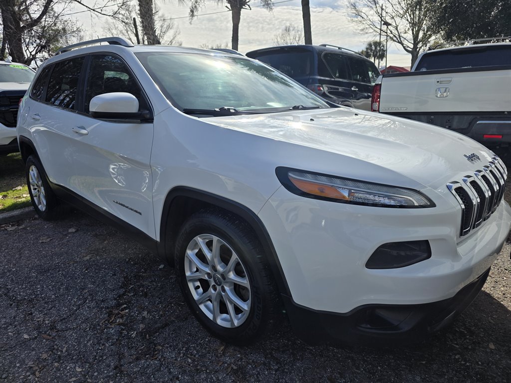 2016 Jeep Cherokee - $5,900