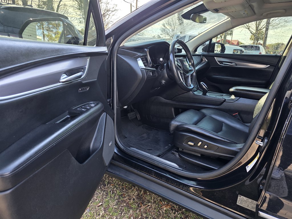 2017 Cadillac XT5 - $12,900