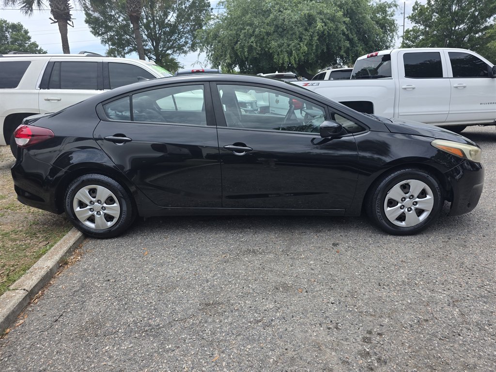 2017 Kia Forte - $7,900