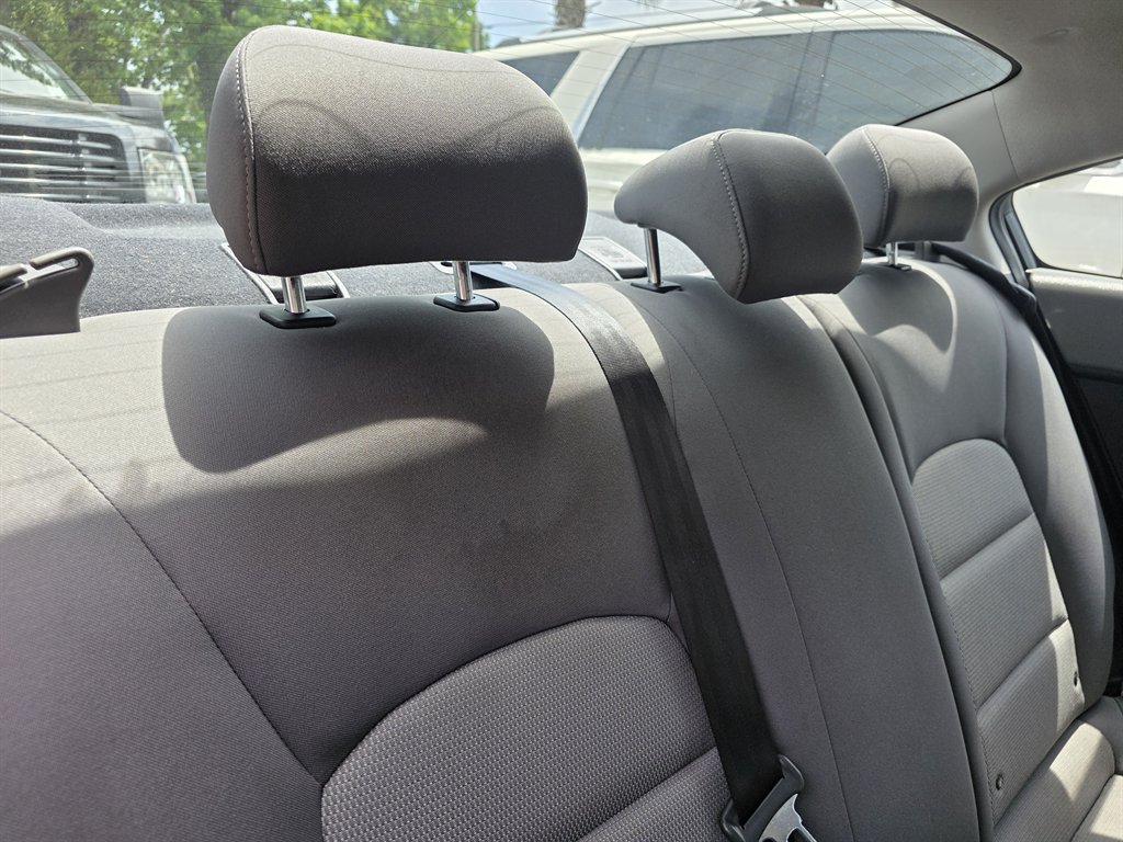 2017 Kia Forte - $7,900