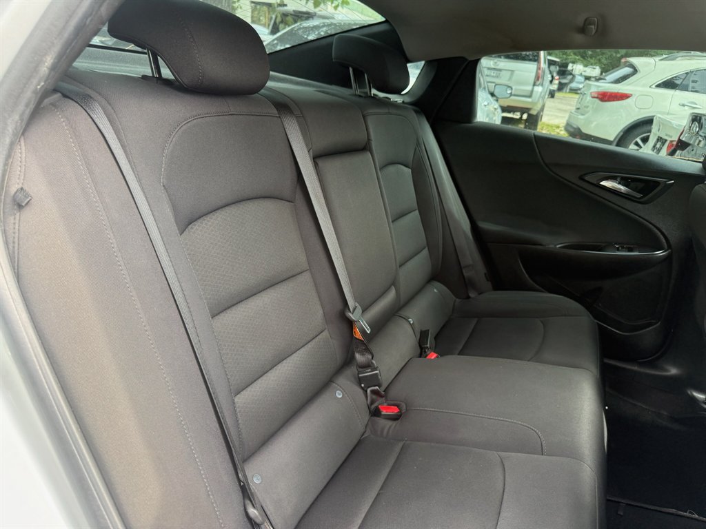 2016 Chevrolet Malibu - $6,900