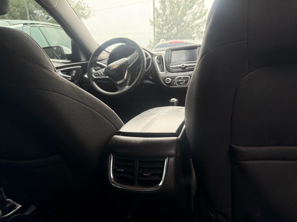 2016 Chevrolet Malibu - $6,900