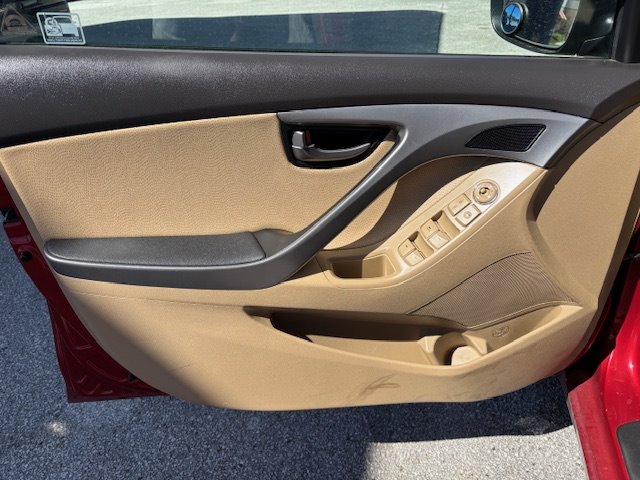 2013 Hyundai Elantra GLS photo