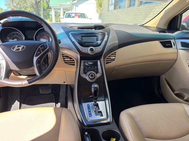 2013 Hyundai Elantra GLS photo