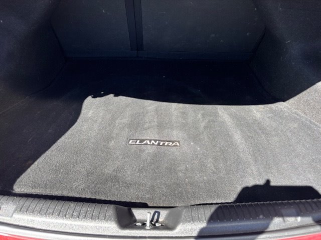 2013 Hyundai Elantra GLS photo