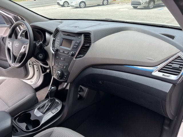 2015 Hyundai Santa Fe - $11,995