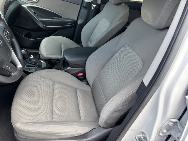 2015 Hyundai Santa Fe - $11,995