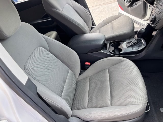 2015 Hyundai Santa Fe - $11,995