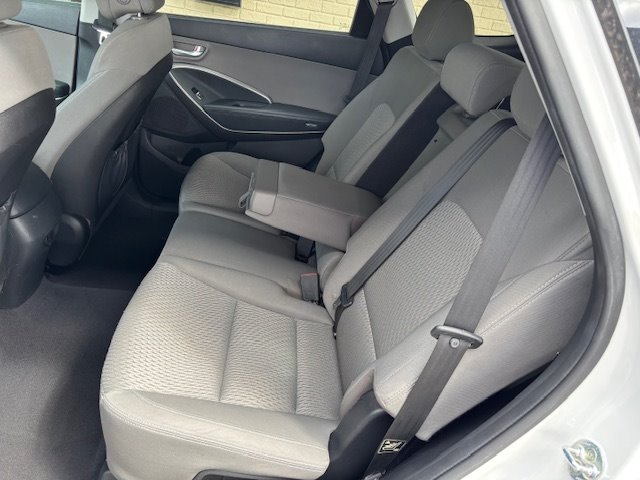 2015 Hyundai Santa Fe - $11,995