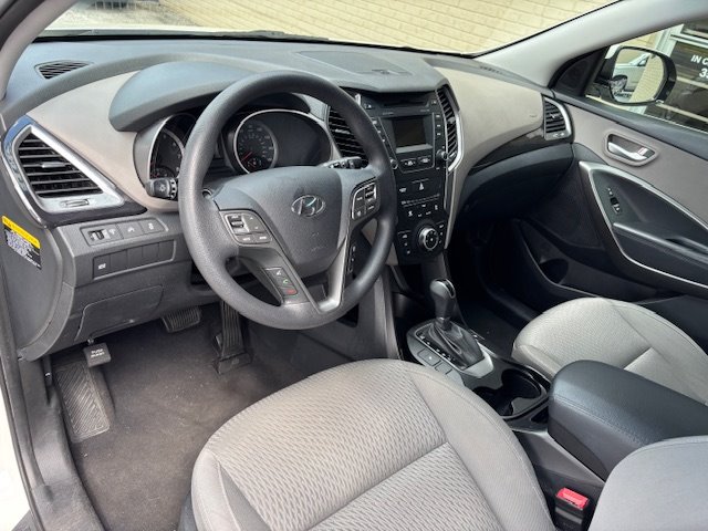 2015 Hyundai Santa Fe - $11,995