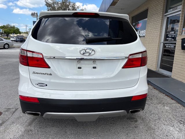 2015 Hyundai Santa Fe - $11,995