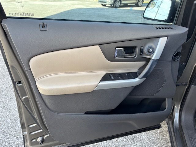2013 Ford Edge - $7,995