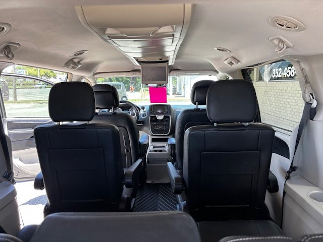 2016 Chrysler Town & Country - $7,995
