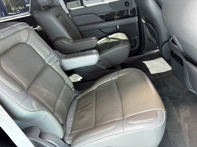 2018 Lincoln Navigator - $23,995