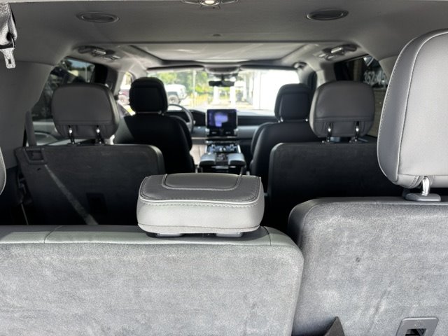 2018 Lincoln Navigator - $23,995