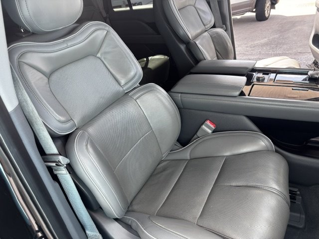 2018 Lincoln Navigator - $23,995